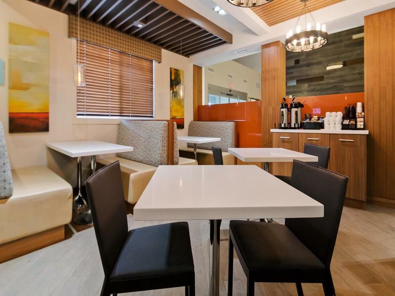 Mountain View Inn & Suites Sundre Buitenkant foto